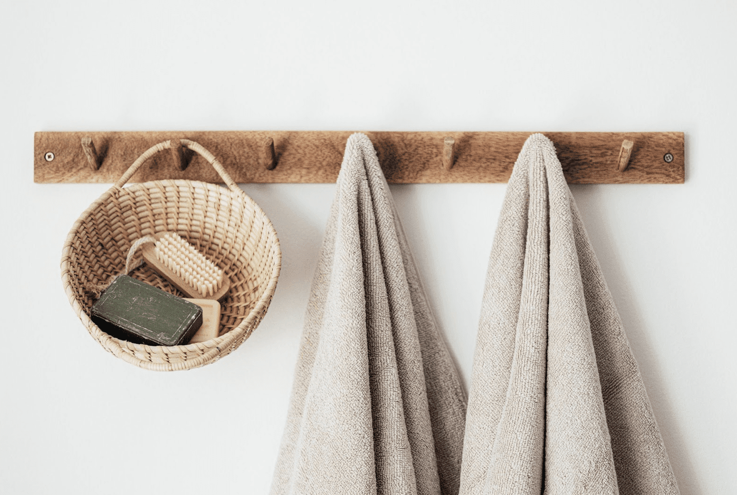 wooden textures batthroom design